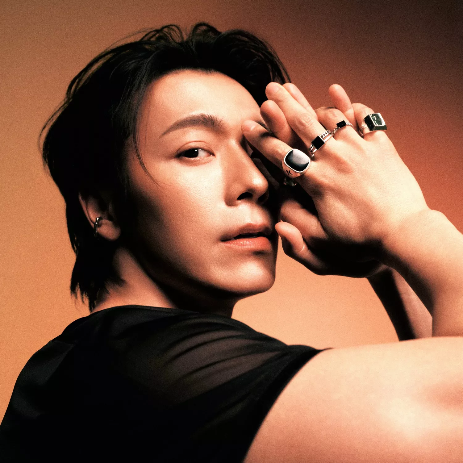 Behind-the-scenes cut of Donghae (Super Junior)