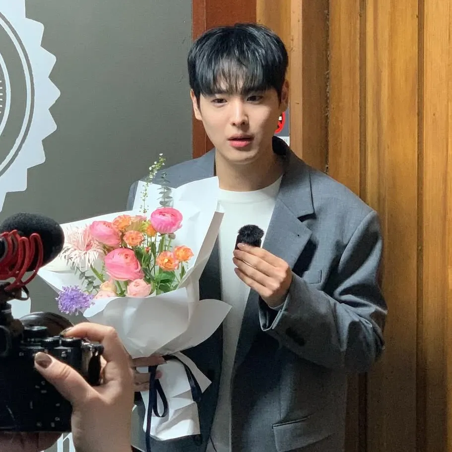 Behind-the-scenes cut of Choi Byungchan
