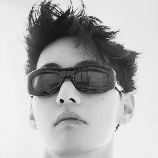 뷔 (방탄소년단)의 비하인드 컷