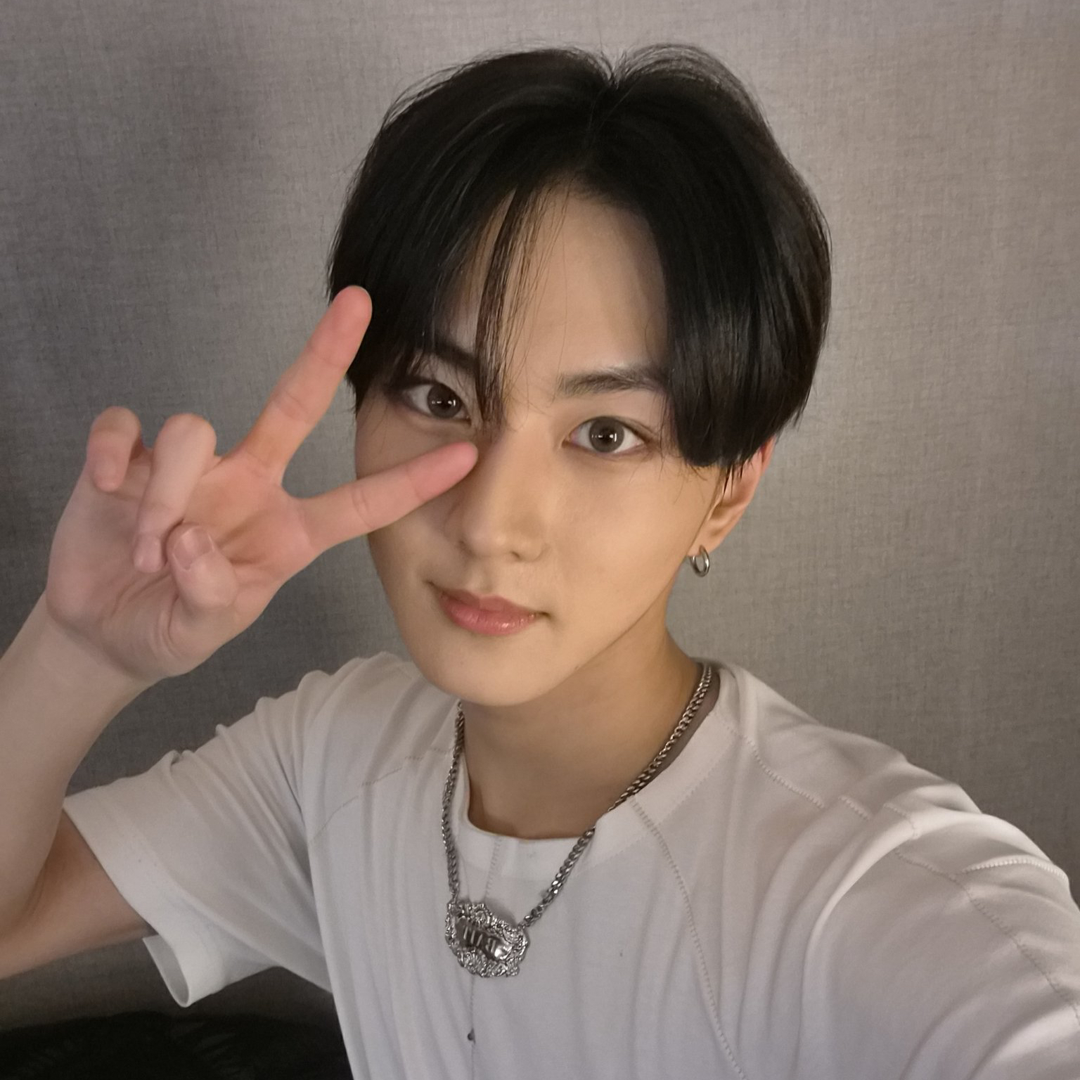 Latest photo of Jungwon (ENHYPEN)