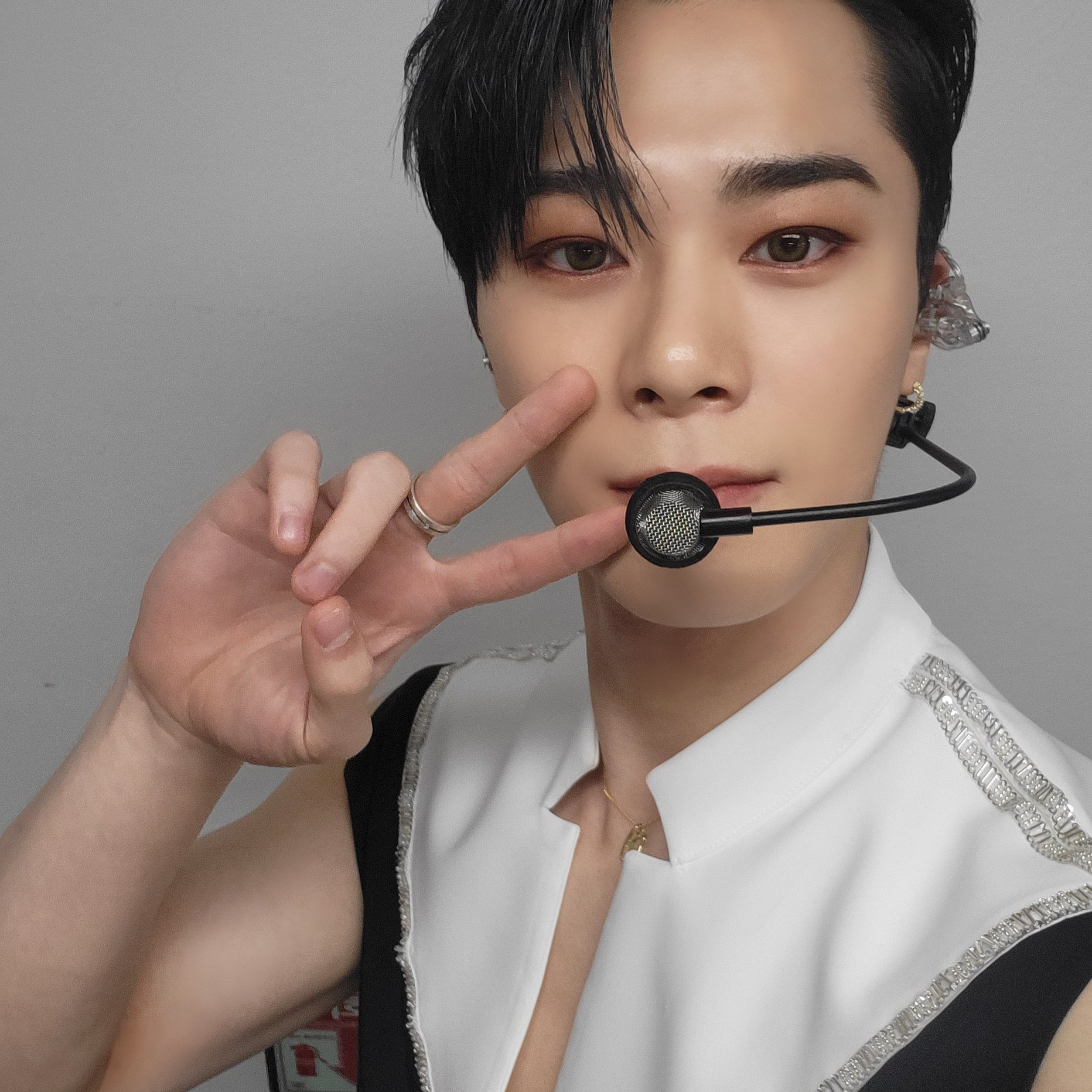 A moment captured by Moonbin (ASTRO)'s fan