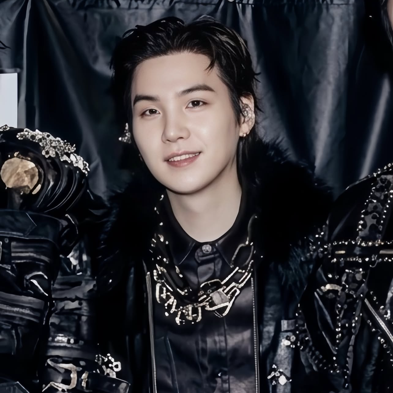 Foto terbaru SUGA (BTS)