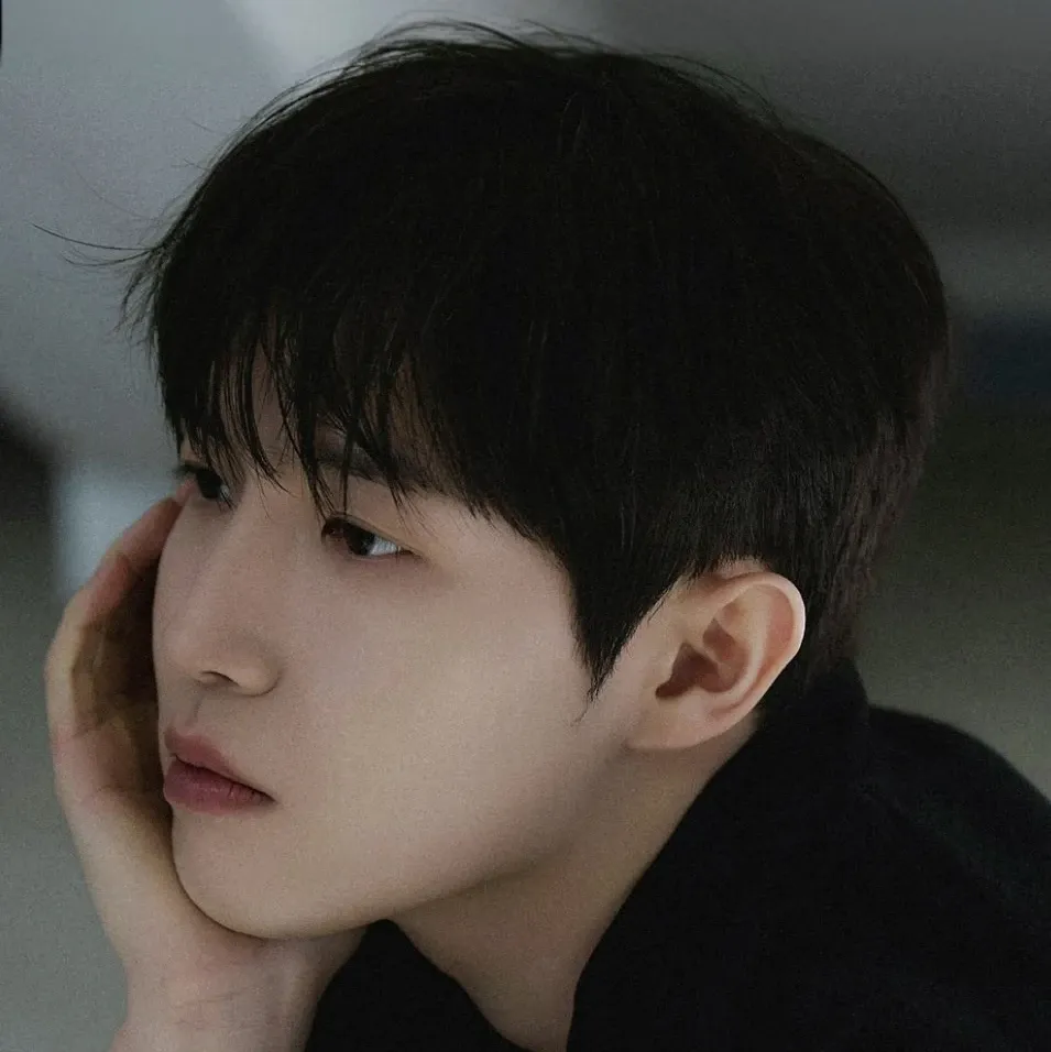 Potret di balik layar Kim Jaehwan