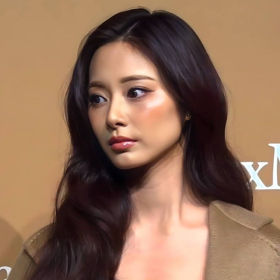 ツウィ (TWICE)の最近の活動写真