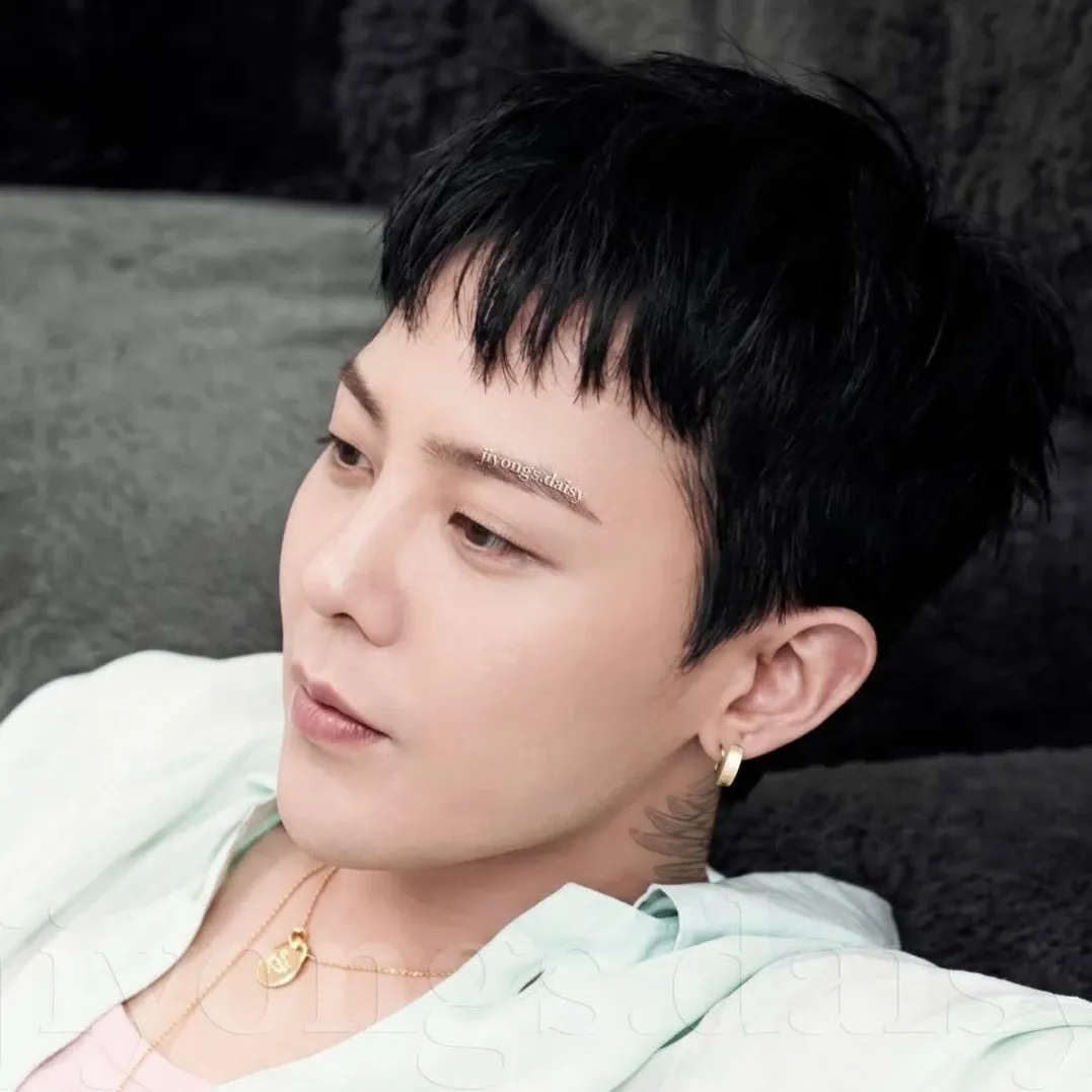 Foto terbaru G-DRAGON (BIGBANG)