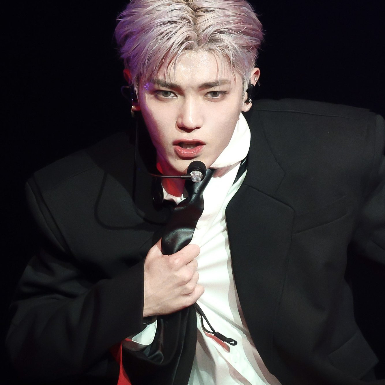 テヨン (NCT 127)の舞台裏ショット