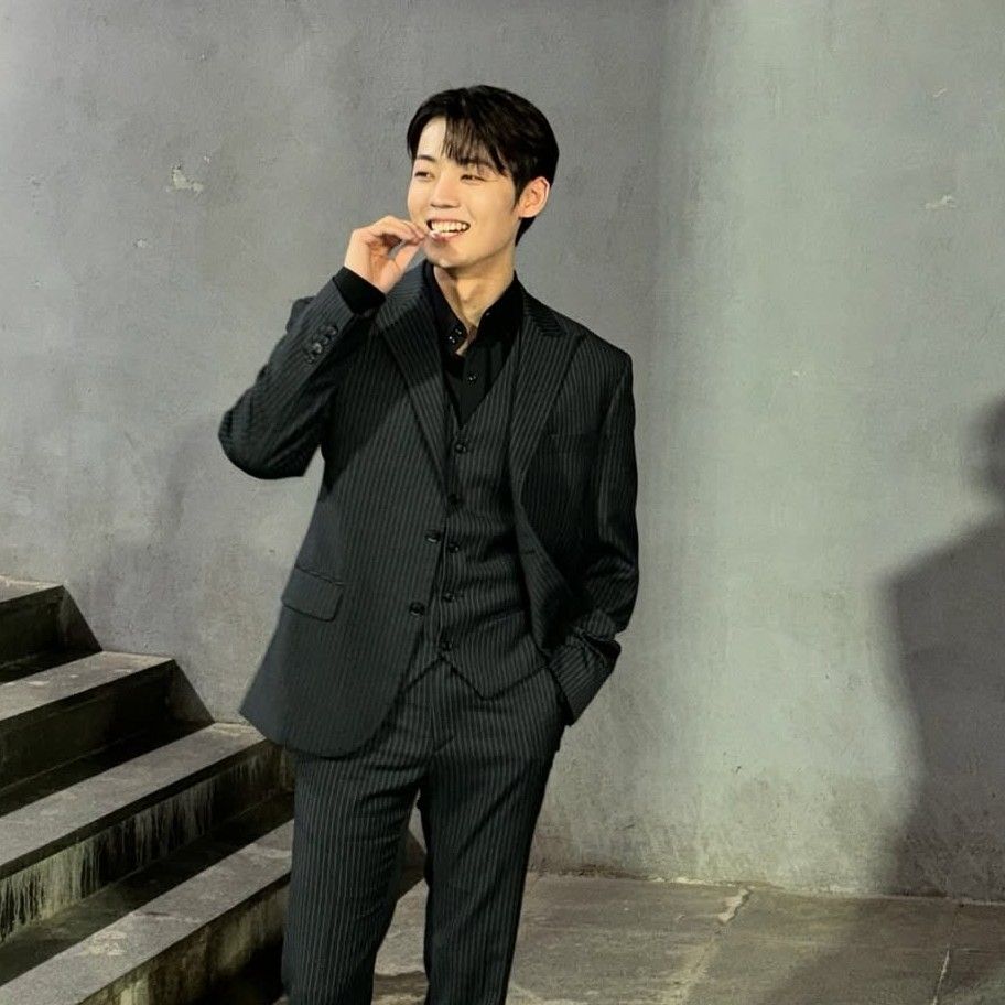 Behind-the-scenes cut of Chan (A.C.E)