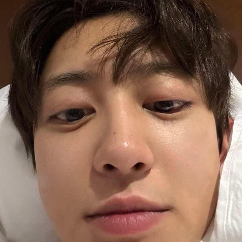 Recent activity shot of Chanyeol (EXO)