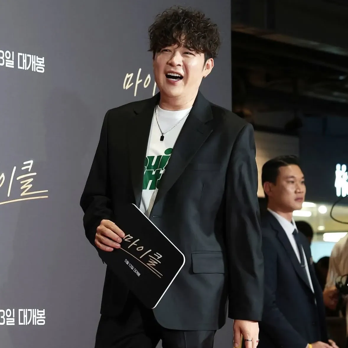 Behind-the-scenes cut of Shindong (Super Junior)