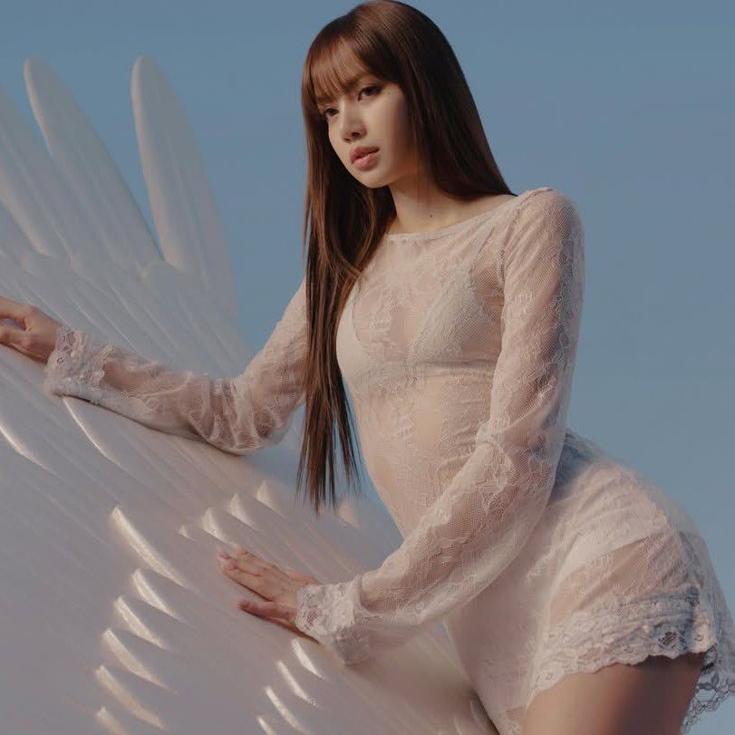 Latest photo of Lisa (BLACKPINK)