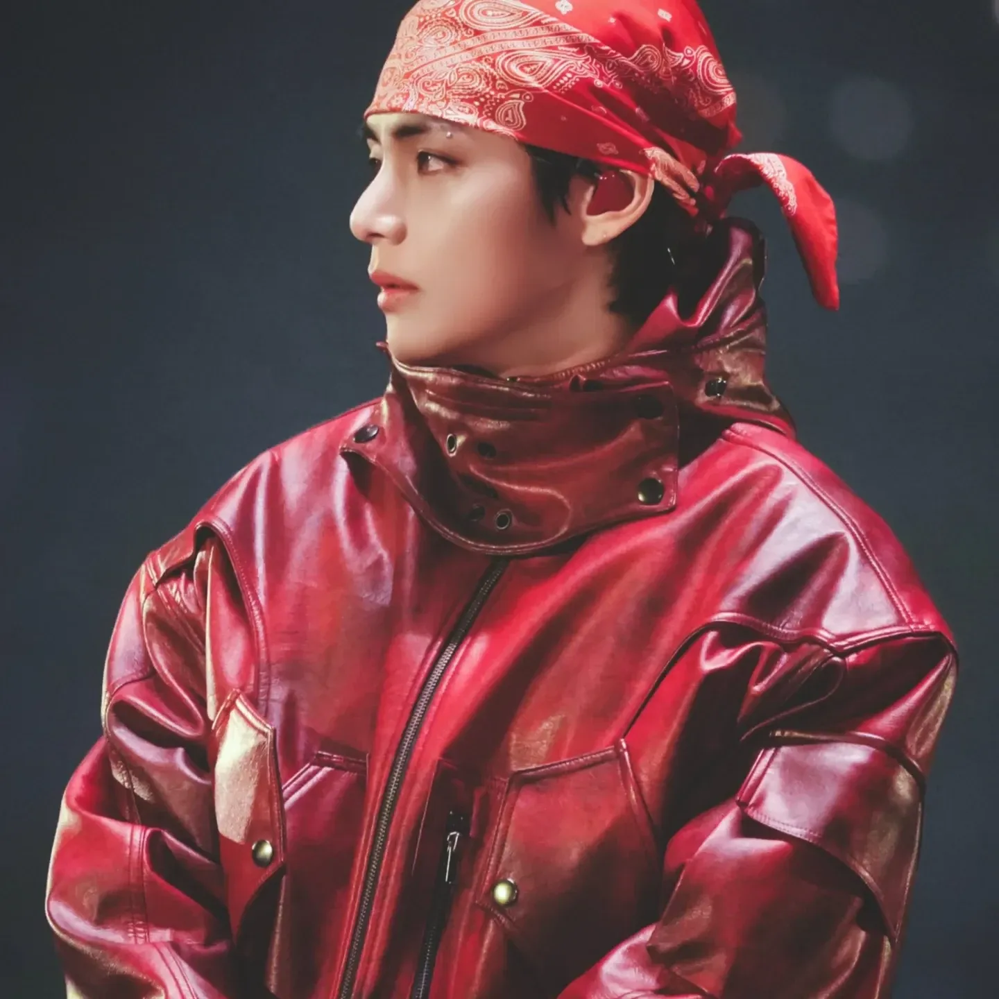 뷔 (방탄소년단)의 최신 사진