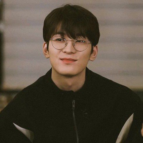 원우 (세븐틴)의 최신 사진