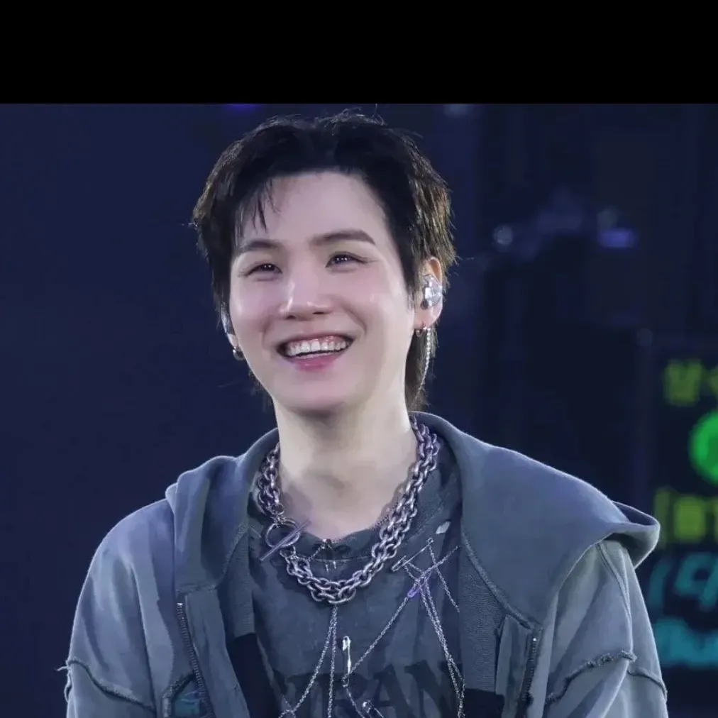 SUGA (防弹少年团)的幕后花絮