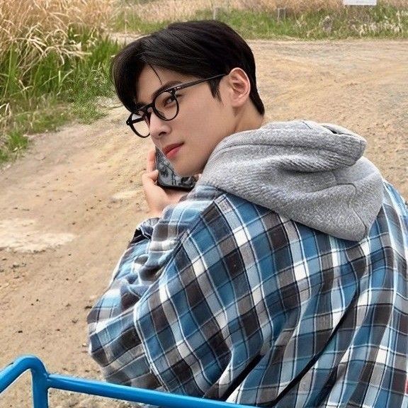 A moment captured by Eunwoo (ASTRO)'s fan