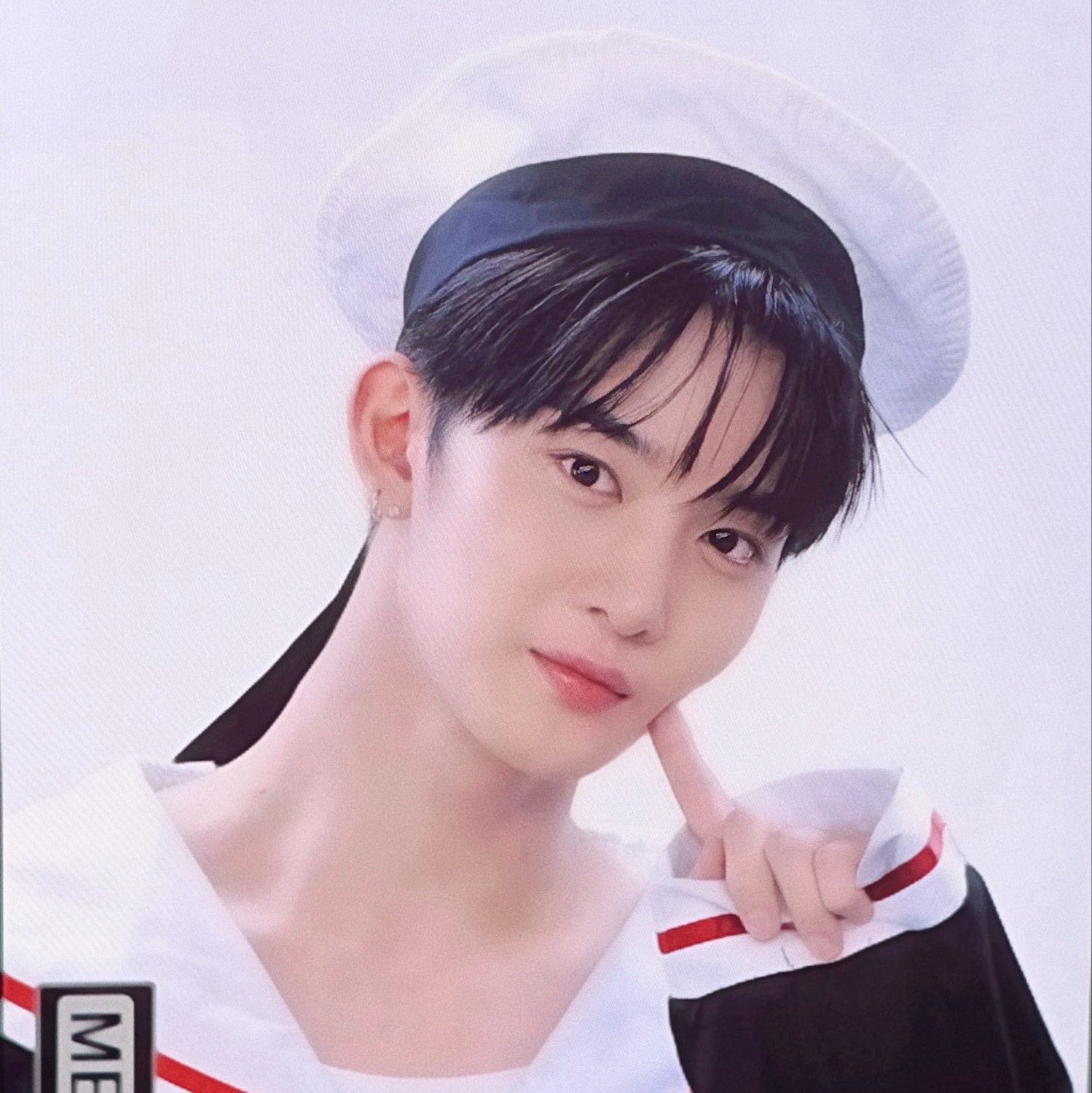 ペ・ジニョンの最近の活動写真