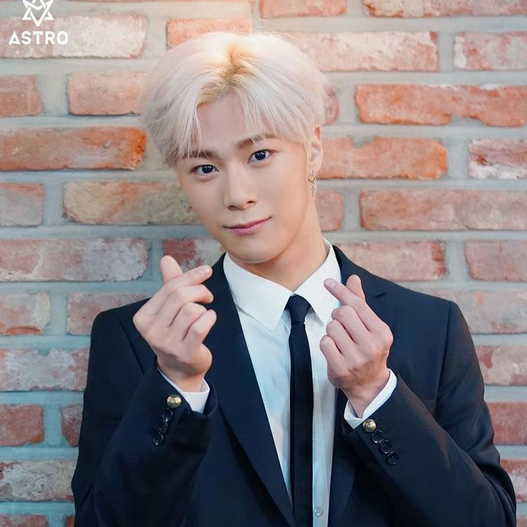 Latest photo of Moonbin (ASTRO)