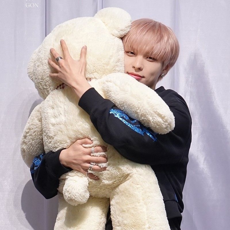 A moment captured by BX (CIX)'s fan