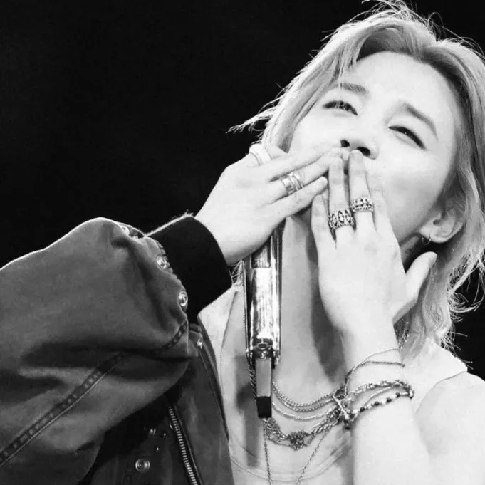Momen yang diabadikan oleh penggemar Jimin (BTS)