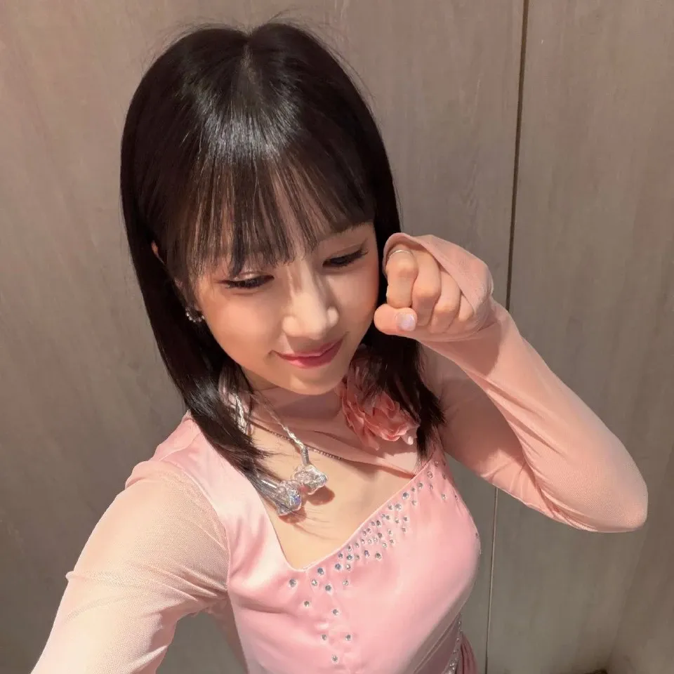 Recent activity shot of Park Chorong (Apink)