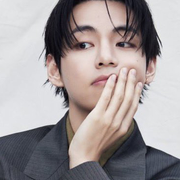 뷔 (방탄소년단) 최근 활동샷