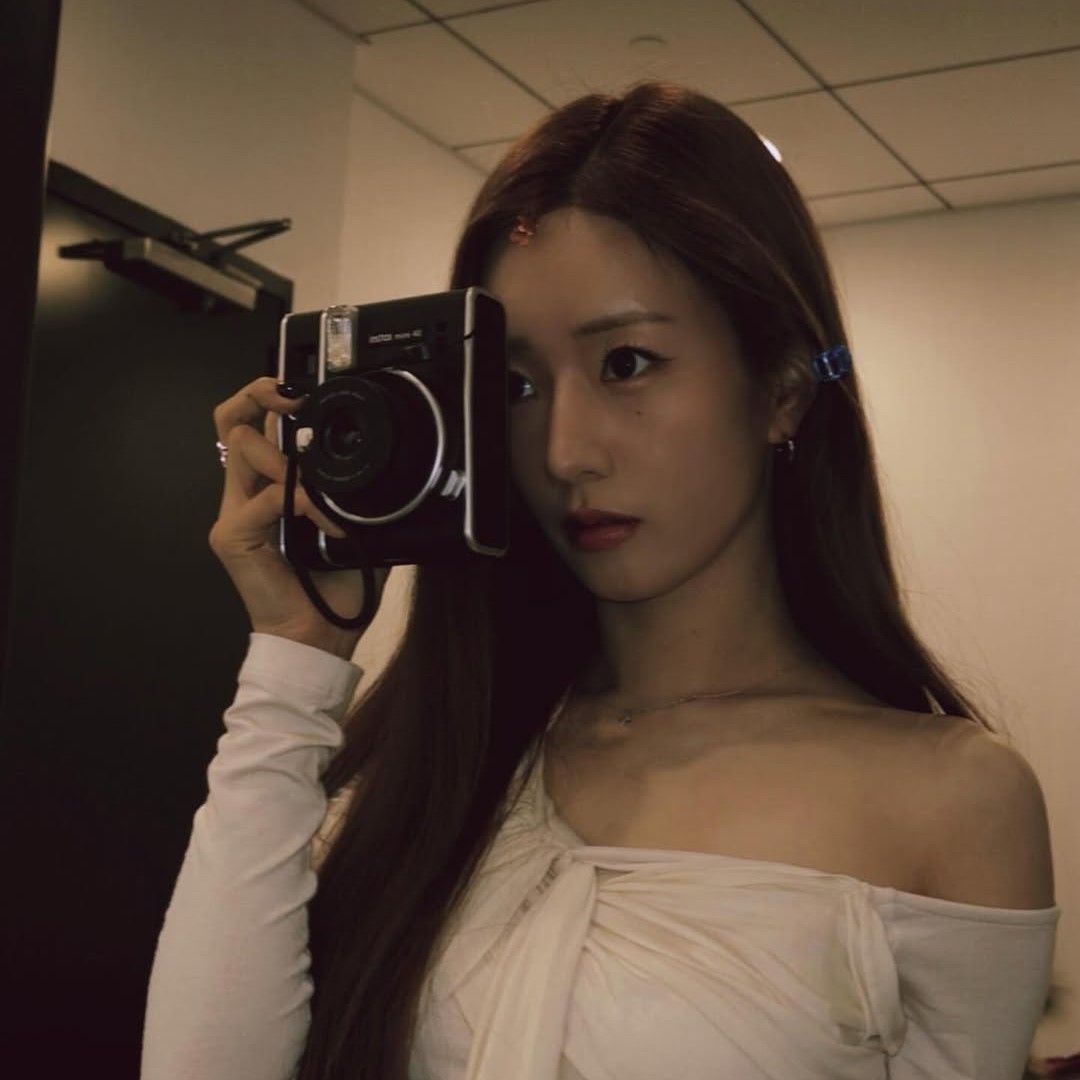 Behind-the-scenes cut of Yoon Bomi (Apink)