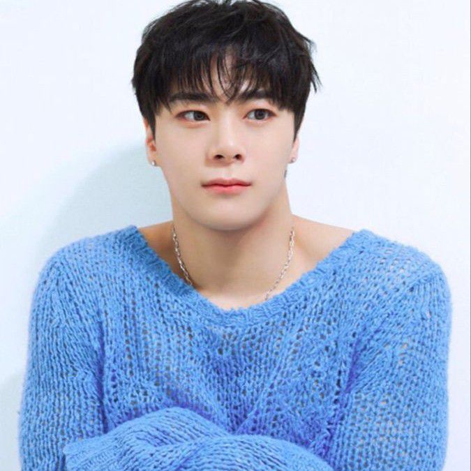 A moment captured by Moonbin (ASTRO)'s fan