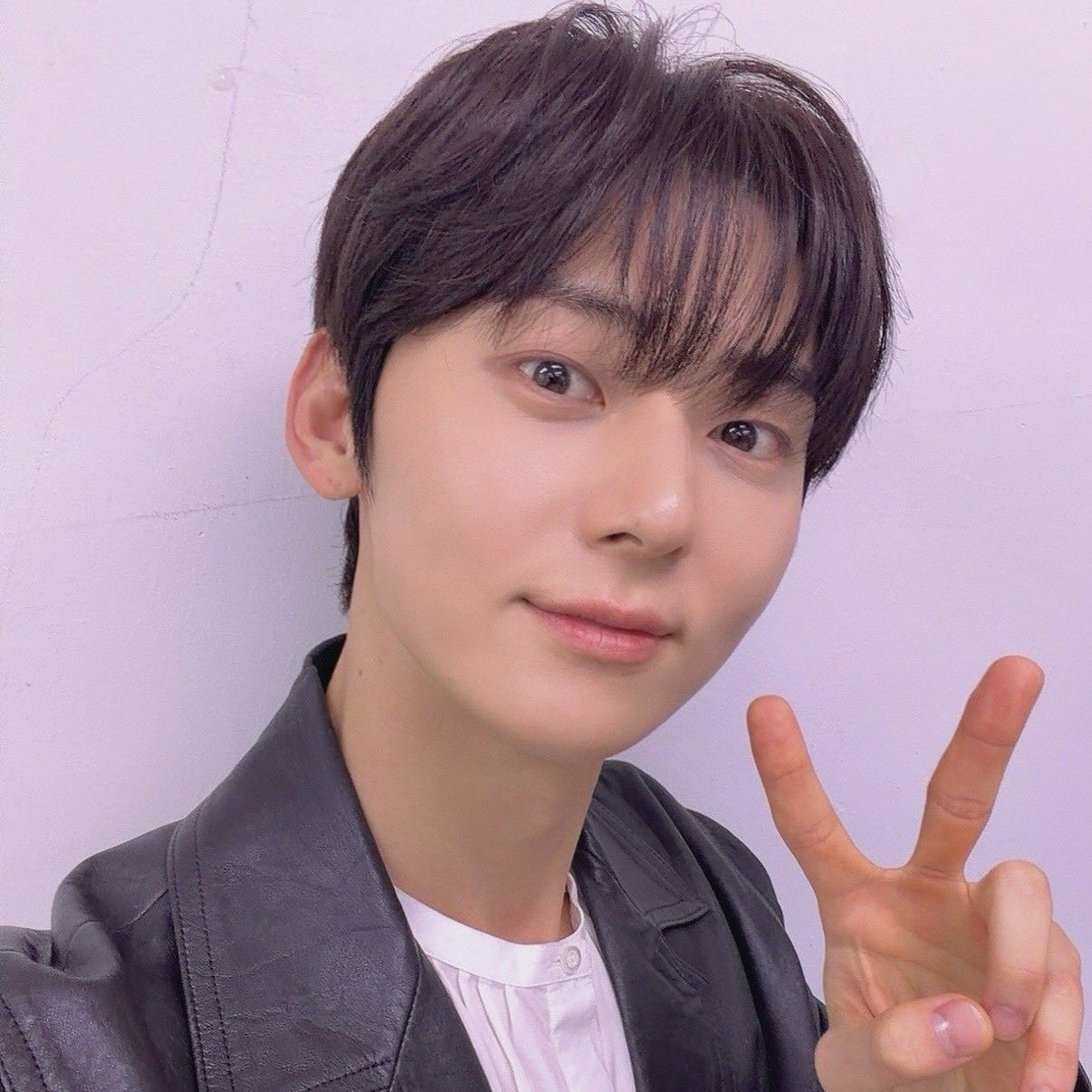 A moment captured by Hwang Minhyun's fan