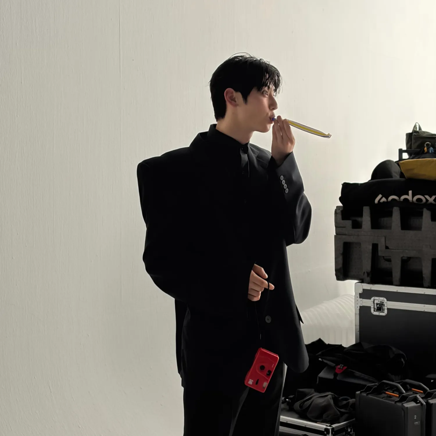 A moment captured by Hwang Minhyun's fan