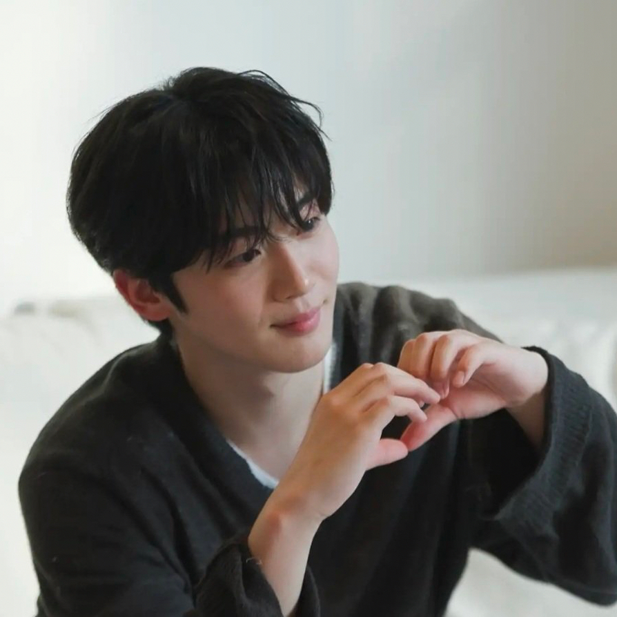 Recent activity shot of Kim Yohan (WEi)