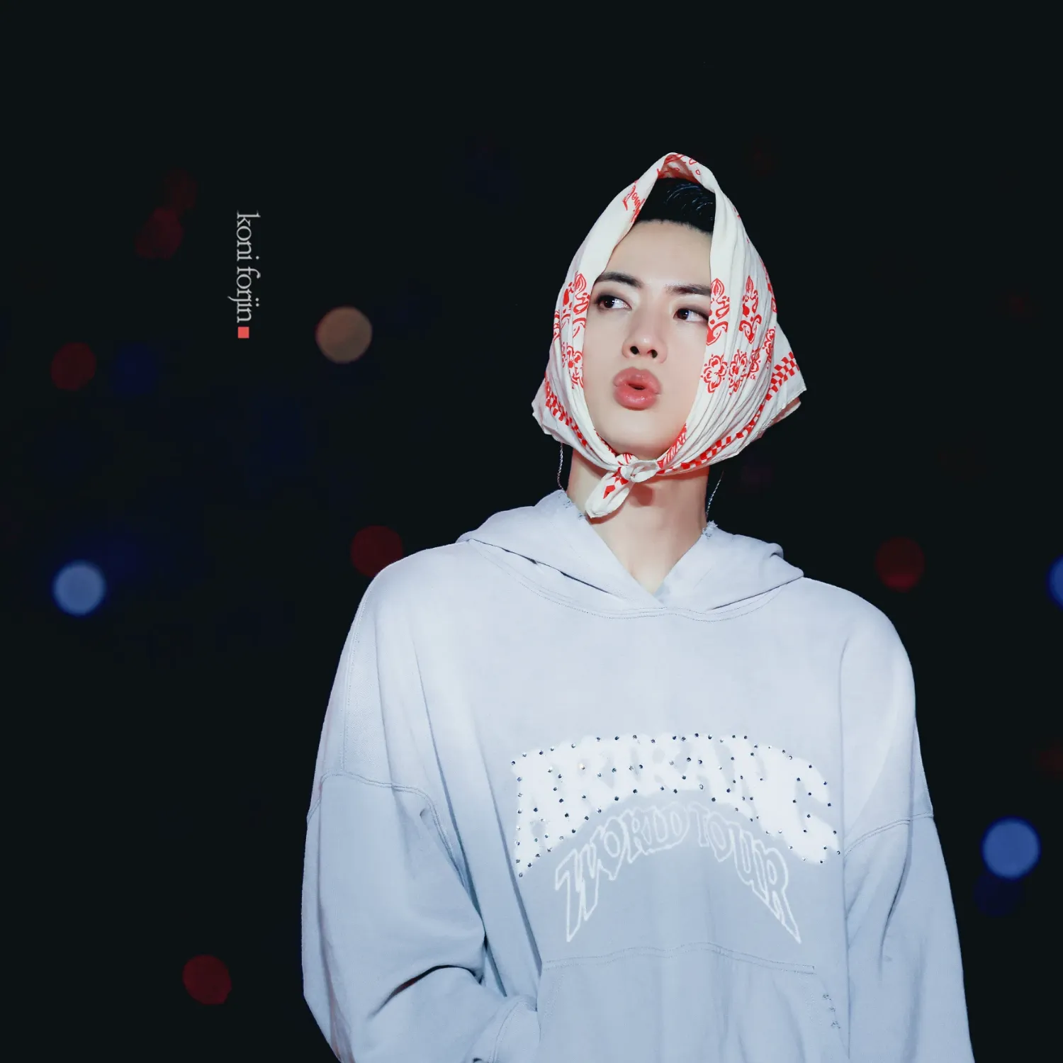 Momen yang diabadikan oleh penggemar Jin (BTS)
