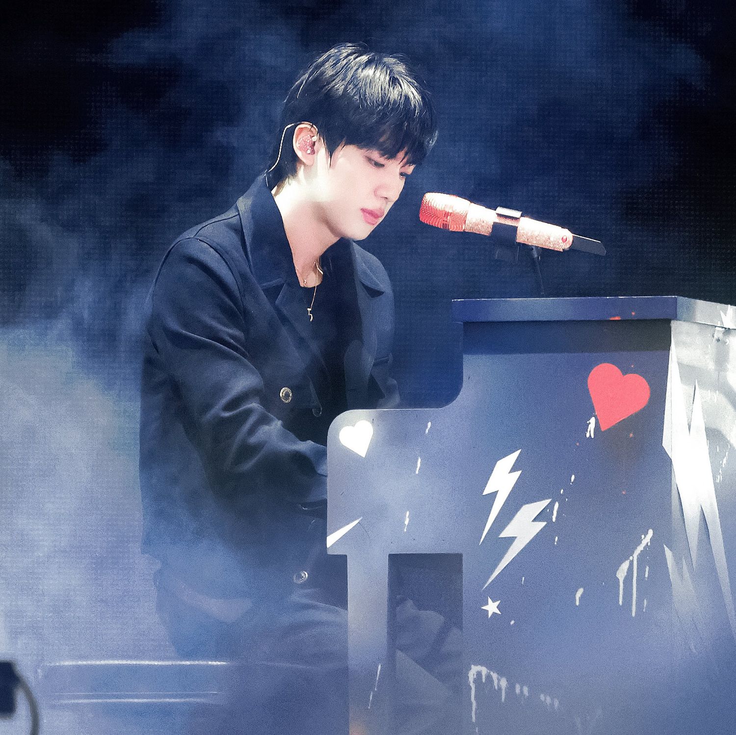 Behind-the-scenes cut of Jin (BTS)