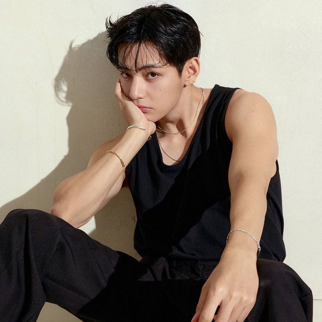 뷔 (방탄소년단)의 비하인드 컷