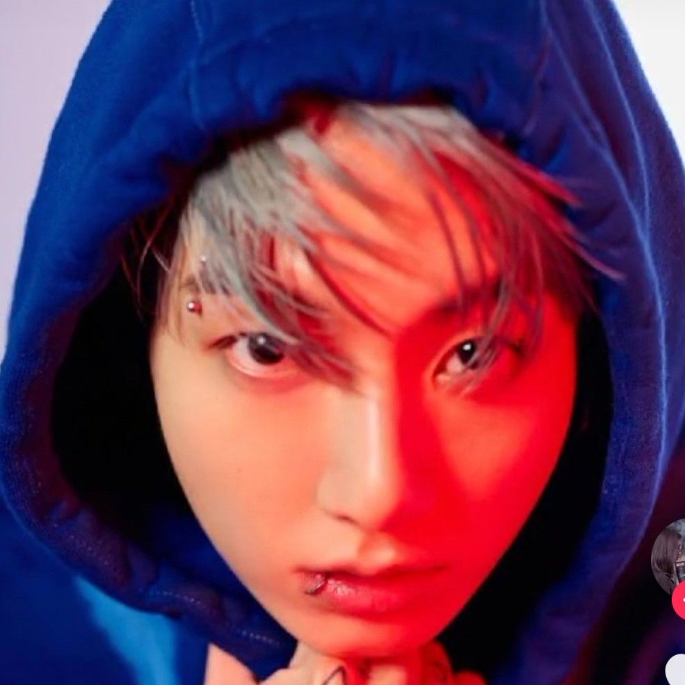 Momen yang diabadikan oleh penggemar Jin (BTS)