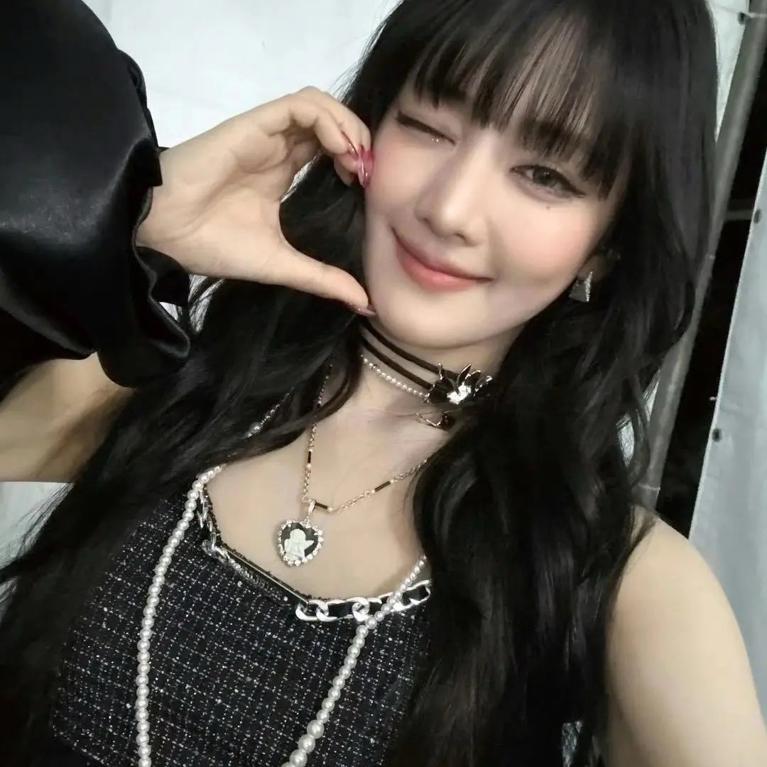 A moment captured by i-dle's fan