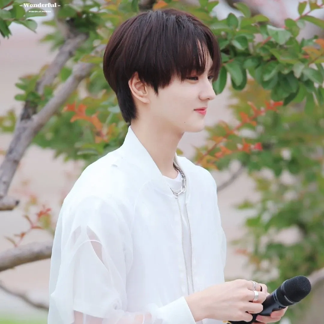 Latest photo of Jungwon (ENHYPEN)
