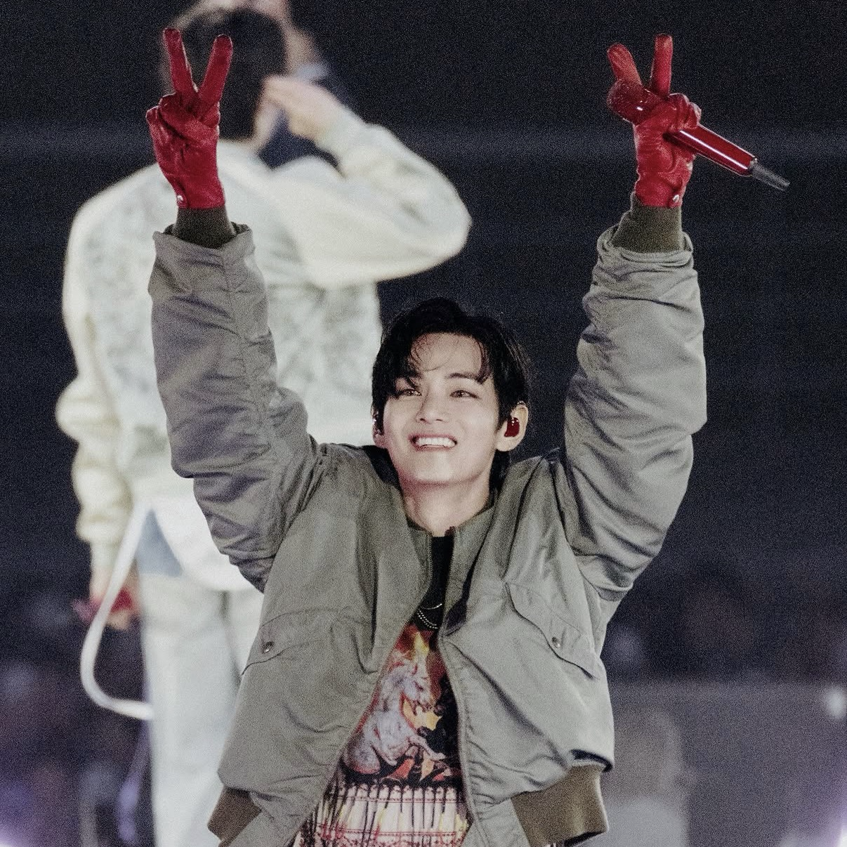 Foto aktivitas terbaru V (BTS)