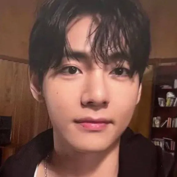 A moment captured by V (BTS)'s fan