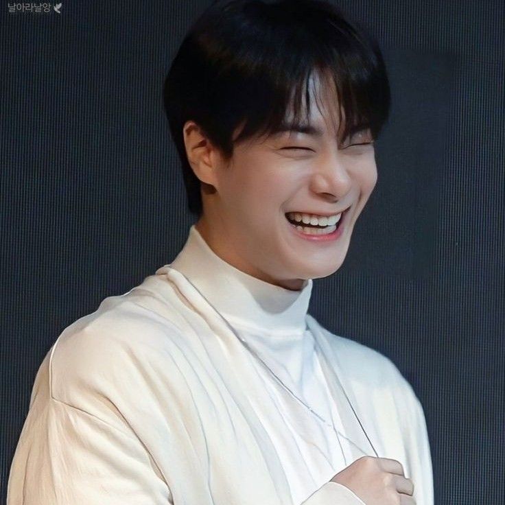 아스트로의 최신 사진