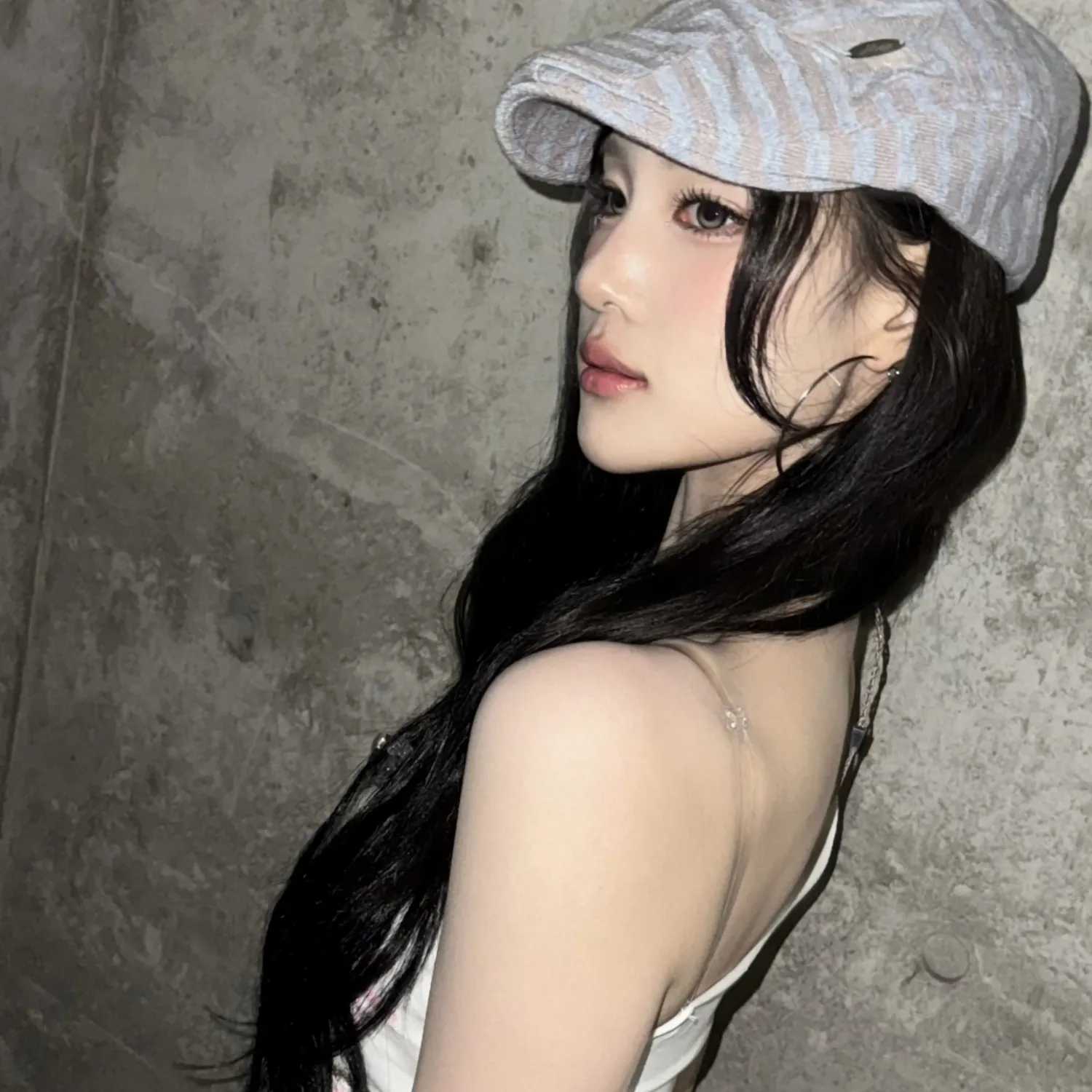 A moment captured by Juun (Hearts2Hearts)'s fan