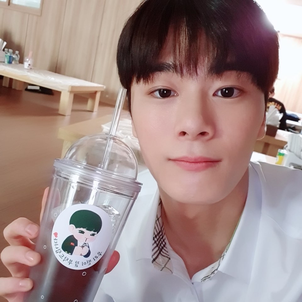 Latest photo of Moonbin (ASTRO)