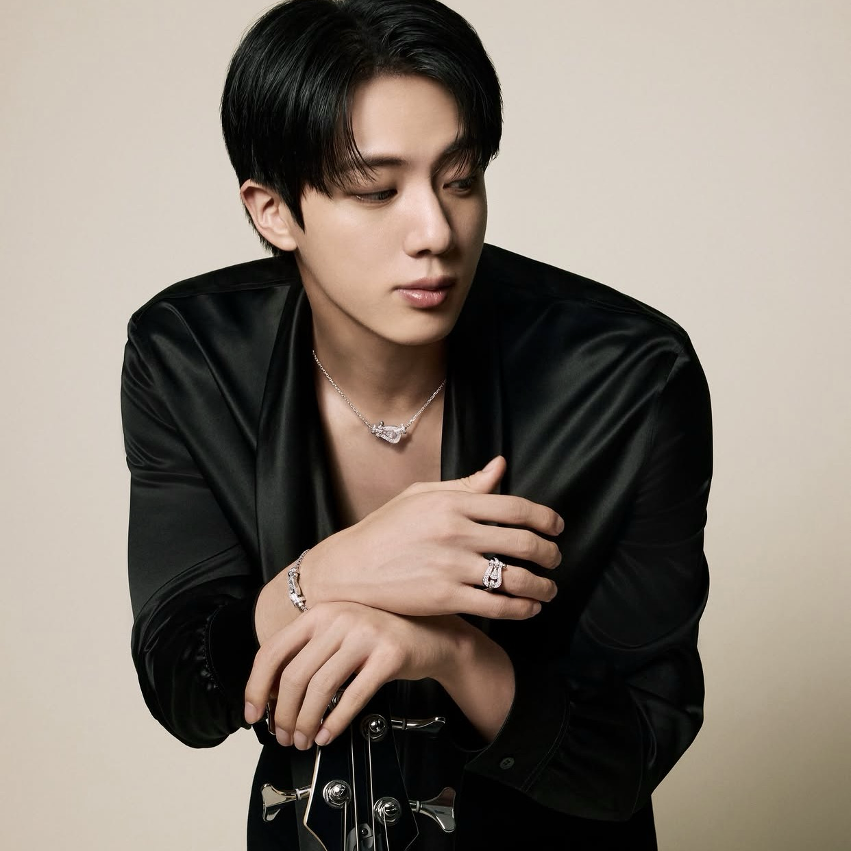 Momen yang diabadikan oleh penggemar Jin (BTS)