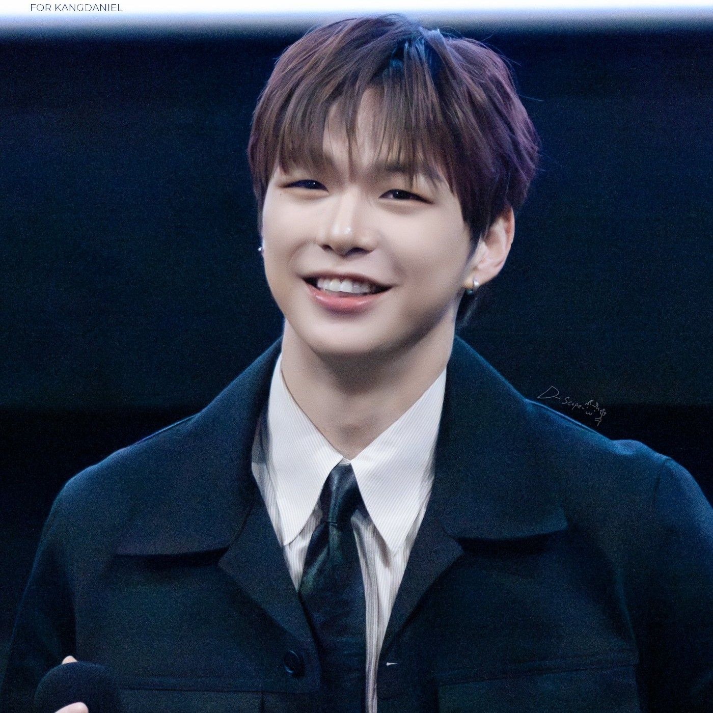 강다니엘의 비하인드 컷