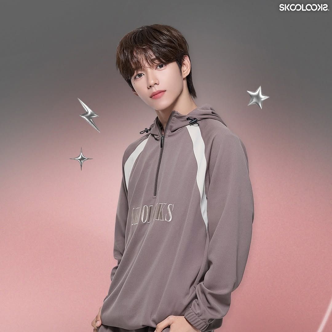 A moment captured by JL (AHOF)'s fan