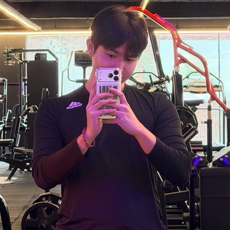 Potret di balik layar Kim Jaehwan