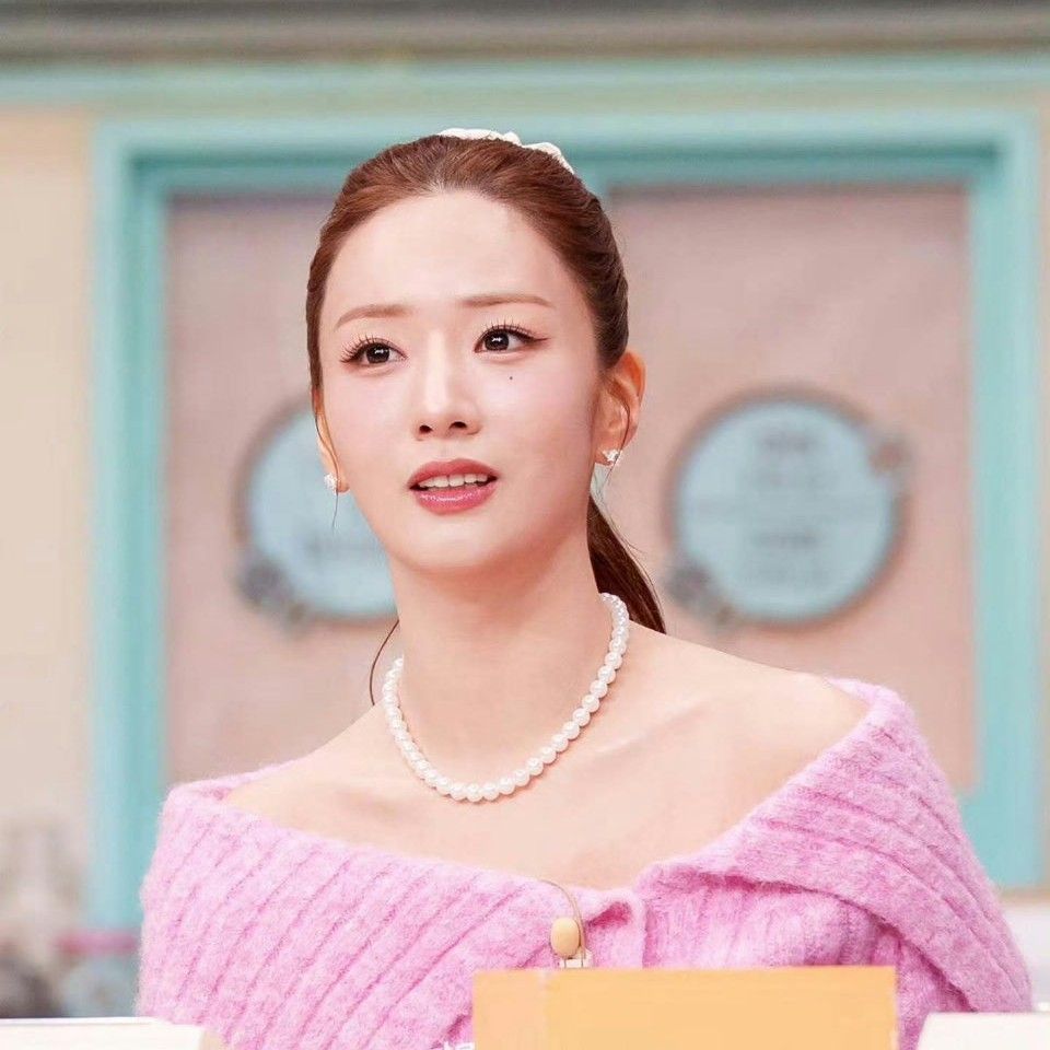 Potret di balik layar Yoon Bomi (Apink)