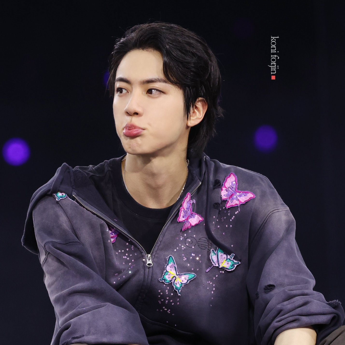 Momen yang diabadikan oleh penggemar Jin (BTS)