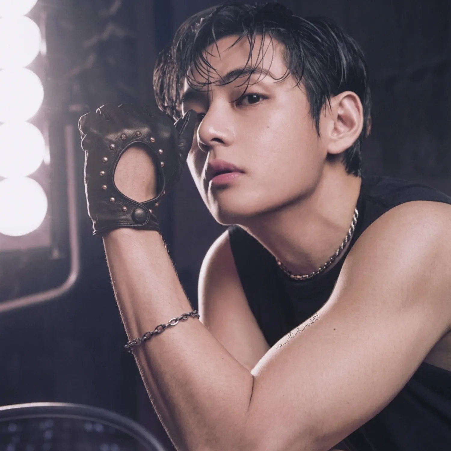 Foto aktivitas terbaru V (BTS)