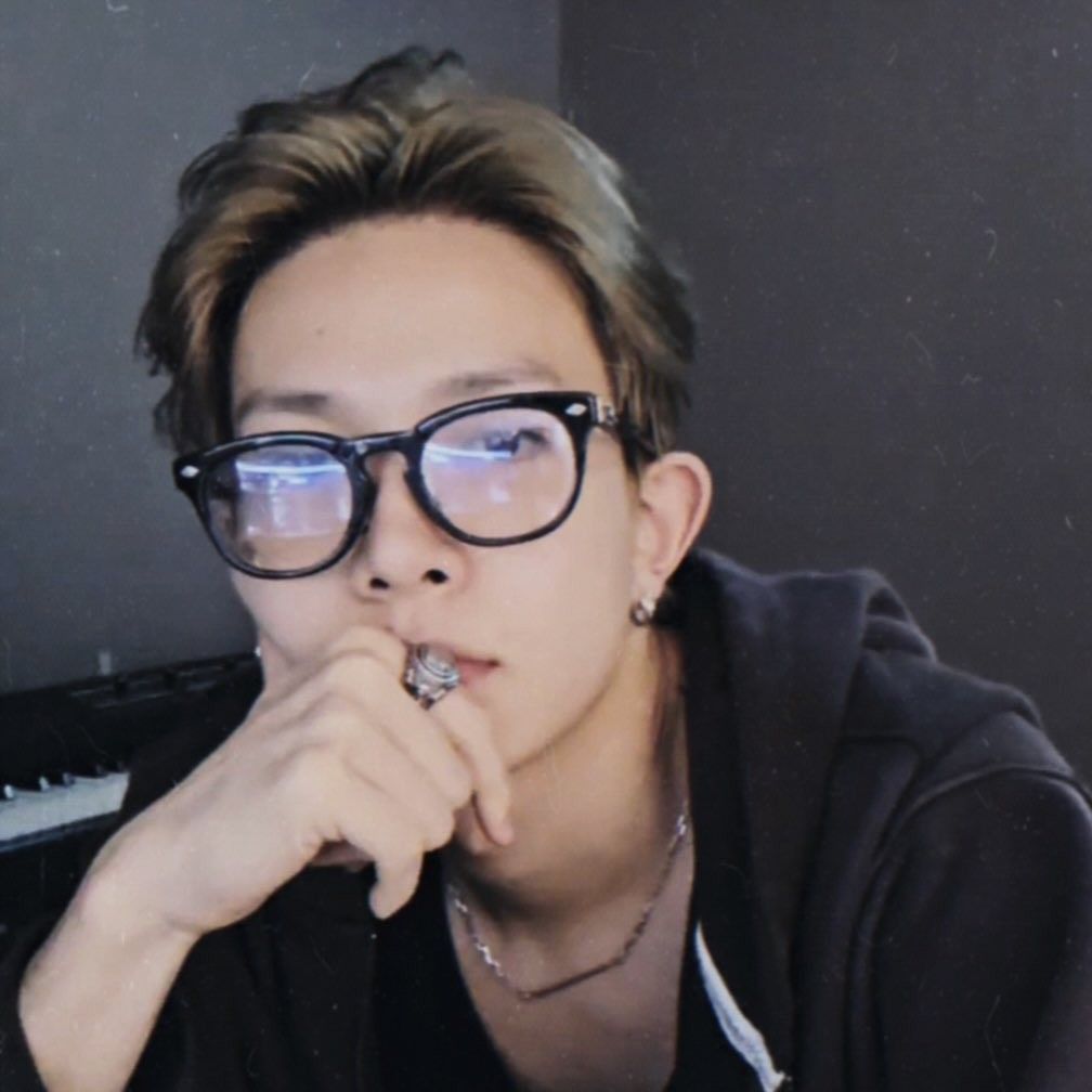 Latest photo of Heeseung