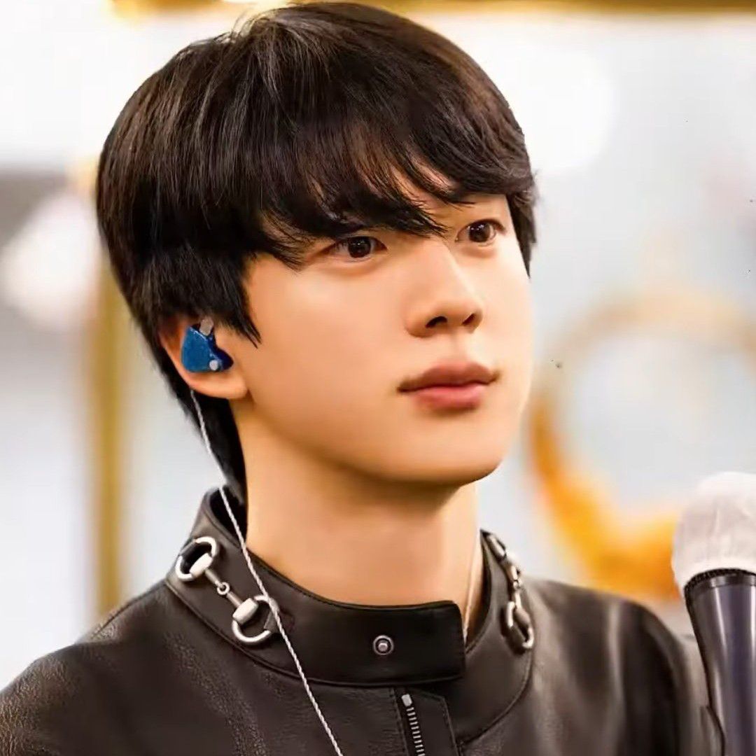 Behind-the-scenes cut of Jin (BTS)