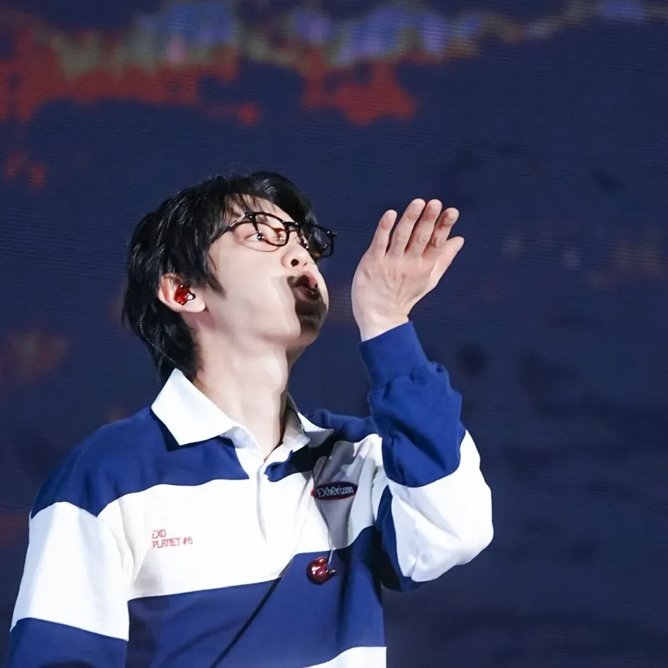 Foto terbaru Chanyeol (EXO)